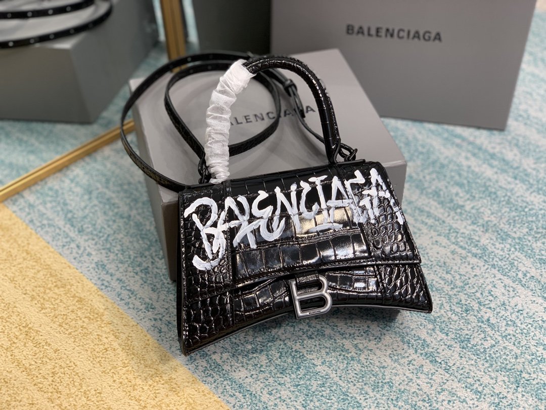 Balenciaga Handbags 031